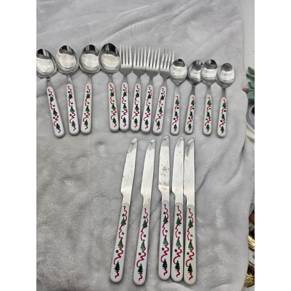 CGS International Stainless Christmas Tree Silverware 17 Piece Set Holly Vintage